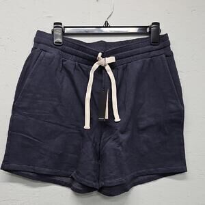 NWT Men's Navy Blue Casual Shorts With Front Pockets. Size Medium.